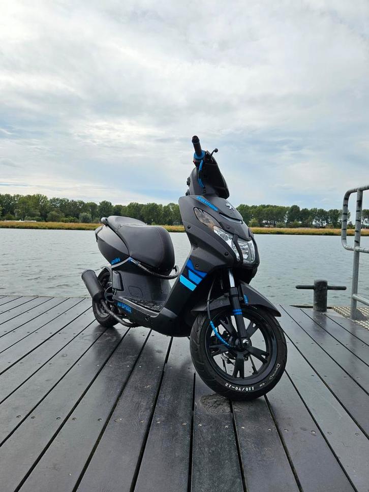 Peugeot kisbee 2019, Fietsen en Brommers, Scooters | Peugeot, Zo goed als nieuw, Overige modellen, Benzine, Ophalen