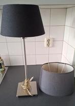 Lamp met 2 kappen, Huis en Inrichting, Lampen | Lampenkappen, Ophalen of Verzenden, Zo goed als nieuw, Rond, 50 cm of meer