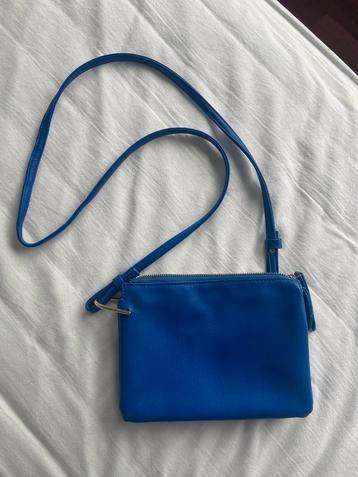Mooi blauw tasje van Costes beschikbaar voor biedingen