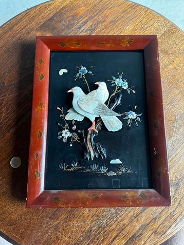 Chinees wandpaneel met ingelegde vogels – reliëfkunst beschikbaar voor biedingen