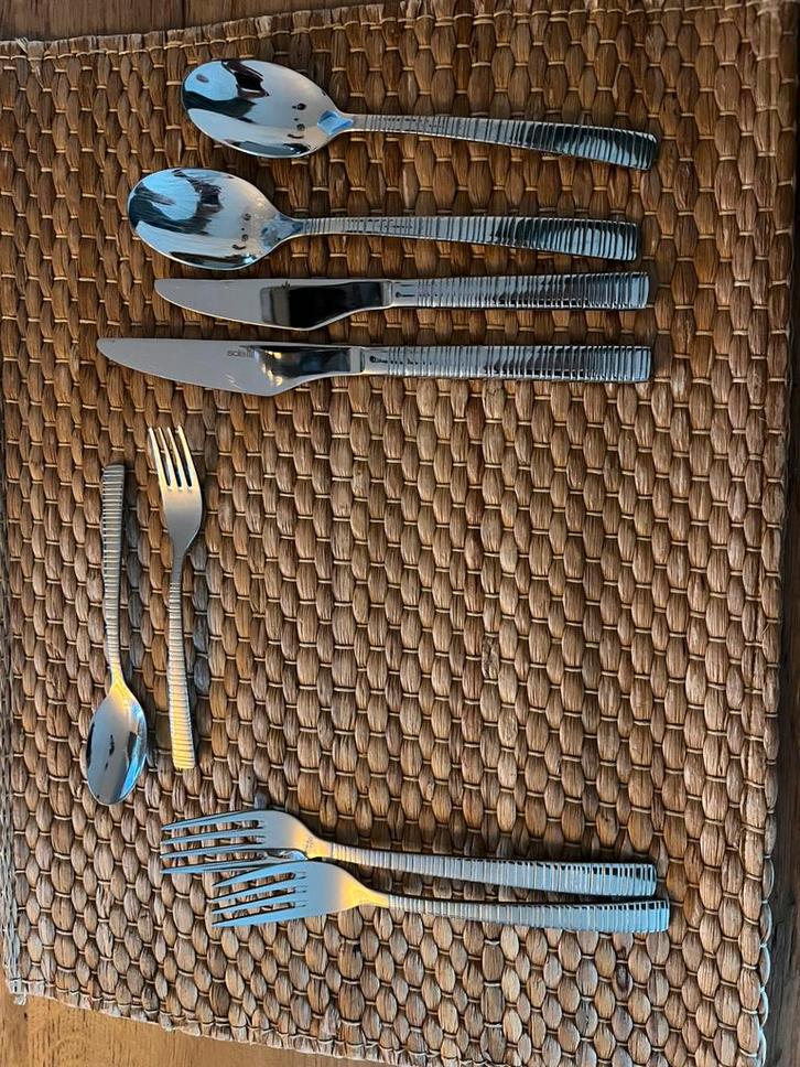 Sola bestek Bali 100 delig, Huis en Inrichting, Keuken | Bestek, Zo goed als nieuw, Bestekset, Zilver, Vaatwasserbestendig, Ophalen of Verzenden