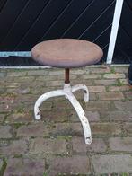 Vintage Industriële Kruk - In hoogte verstelbaar, Huis en Inrichting, Krukjes, Ophalen, In hoogte verstelbaar, Gebruikt, Hout