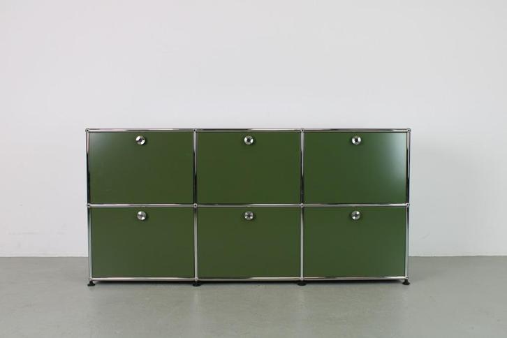 USM Haller dressoir Olive Green, Huis en Inrichting, Kasten | Dressoirs, Zo goed als nieuw, 150 tot 200 cm, 25 tot 50 cm, Met deur(en)