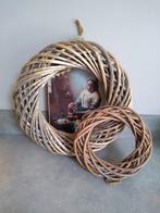 2 landelijk houten kransen samen 6 euro, Huis en Inrichting, Woonaccessoires | Kransen, Ophalen of Verzenden, Zo goed als nieuw