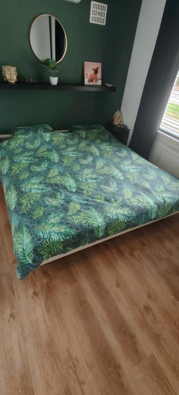 Waterbed compleet met 30 mm massief grenen ombouw. beschikbaar voor biedingen