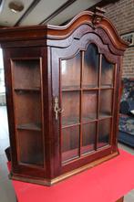 Vintage Brocante Vitrinekast v.d. wand, Noten?, Ophalen, Met deur(en), Klassiek, 50 tot 100 cm