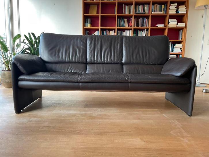 Donkerbruine leren driezits bank van Leolux, Huis en Inrichting, Banken | Bankstellen, Zo goed als nieuw, Tweepersoons, 150 tot 200 cm
