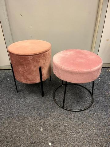 Roze poefjes beschikbaar voor biedingen