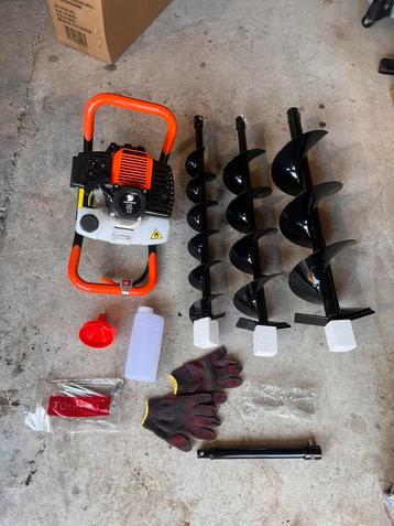 Sterke benzine grondboor incl 3 boren nieuw beschikbaar voor biedingen