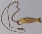 Koopje: Antieke benen hanger vis/zilveren ketting. inc verze, Sieraden, Tassen en Uiterlijk, Kettingen, Met hanger, Verzenden