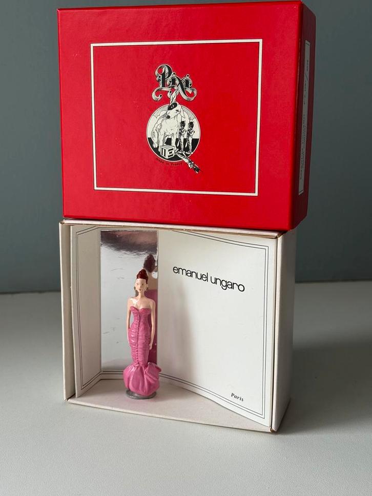 Emanuel Ungaro avondjurk uit 1987 - pixi mode, Verzamelen, Stripfiguren, Zo goed als nieuw, Beeldje of Figuurtje, Asterix en Obelix