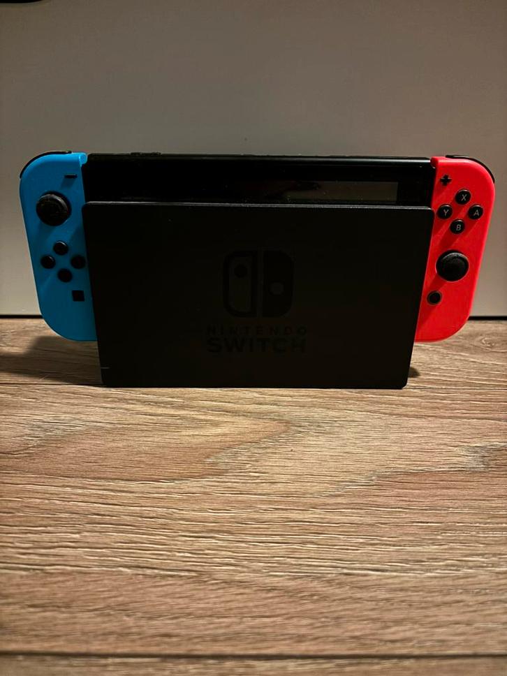 Nintendo Switch, Spelcomputers en Games, Spelcomputers | Nintendo Switch, Zo goed als nieuw, Switch 2019 Upgrade, Met 2 controllers