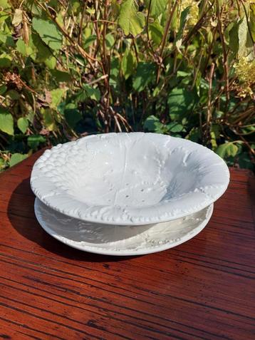 Vintage Keramiek Druivenblad fruit Schaal beschikbaar voor biedingen
