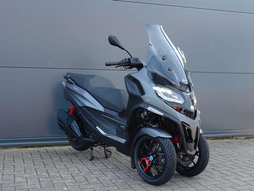 PIAGGIO MP3 400 HPE Sport 2023 NIEUW MODEL handvatverwarming, Motoren, Motoren | Piaggio, Bedrijf, Scooter, 12 t/m 35 kW