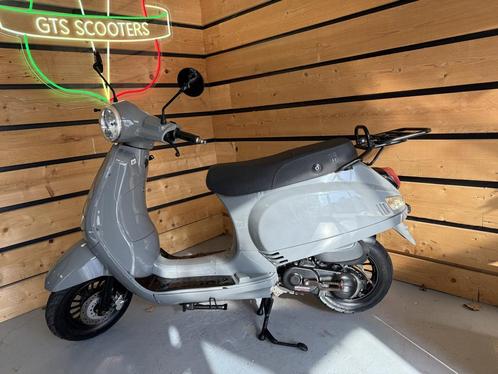 BTC Snorscooter Riva (bj 2017), Fietsen en Brommers, Snorfietsen en Snorscooters, Gebruikt, Overige merken, Benzine