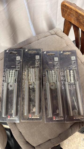 Ophangsysteem planken, zwevend. beschikbaar voor biedingen