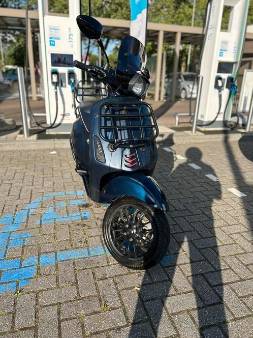 Vespa Sprint 2017 45km/h, Fietsen en Brommers, Scooters | Vespa, Gebruikt, Vespa S, Maximaal 45 km/u, Benzine, Ophalen