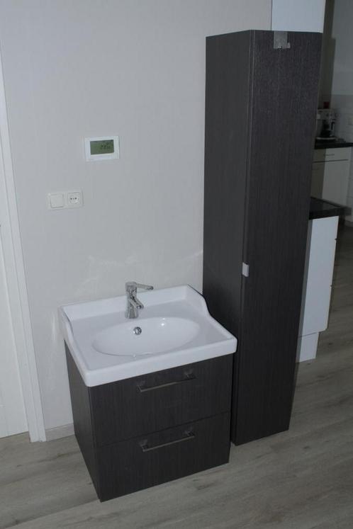 Badmeubel met kraan en hoge kast, Huis en Inrichting, Badkamer | Badkamermeubels, Gebruikt, Wastafelkast, Minder dan 100 cm, 50 tot 100 cm