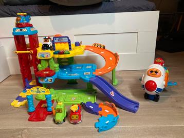 Vtech Toet Toet autogarage met vliegtuig beschikbaar voor biedingen