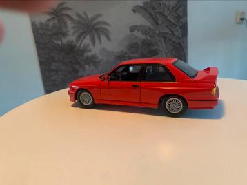 Bmw m3 e30 minichamps 1:18 beschikbaar voor biedingen