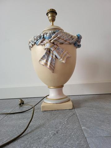 Unieke Italiaanse decoratieve keramiek lamp beschikbaar voor biedingen