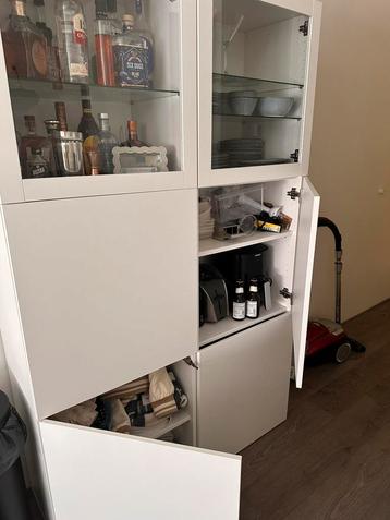Opberg / vitrine kast wit