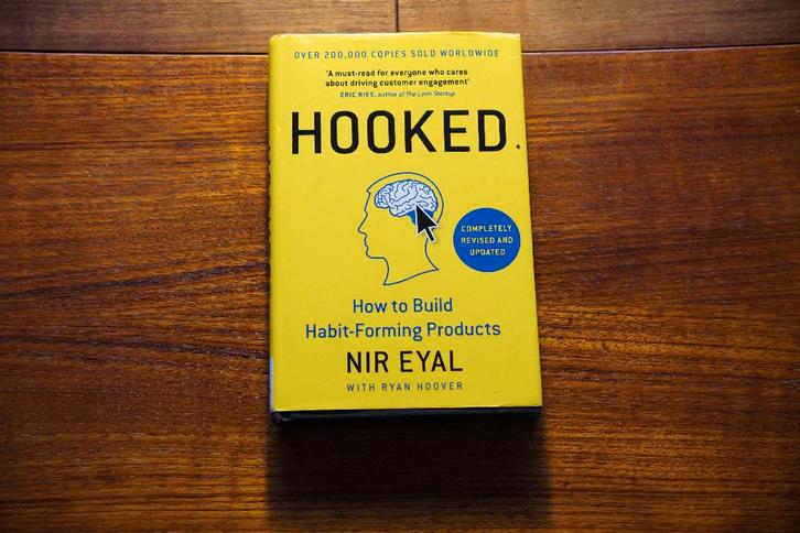 Hooked - Nir Eyal, Boeken, Economie, Management en Marketing, Zo goed als nieuw, Management, Ophalen of Verzenden