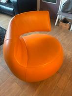 Leolux Gisa oranje lederen draaifauteuil, Huis en Inrichting, Fauteuils, Ophalen, Gebruikt, Design, modern, 75 tot 100 cm