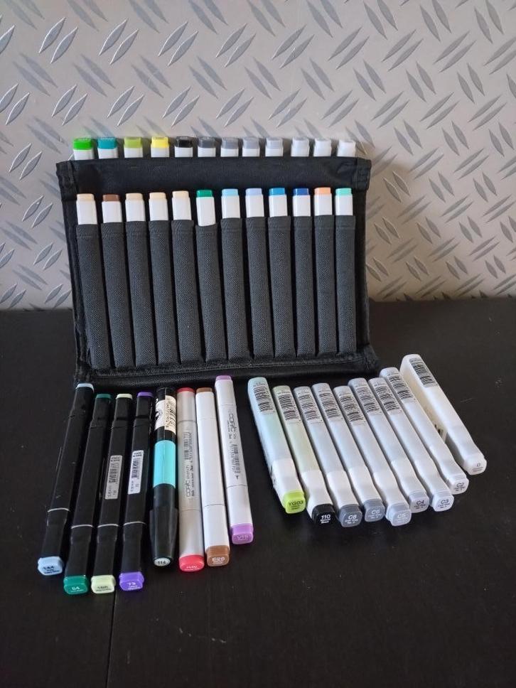 Copic Classic Marker set met etui, Hobby en Vrije tijd, Tekenen, Gebruikt, Potlood of Stift, Ophalen