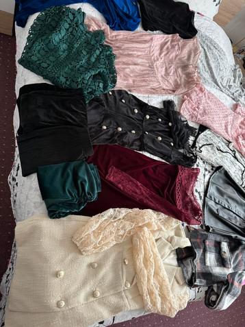 Mooie dames kleren maat xs beschikbaar voor biedingen