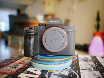 Sony A7 III Body + Falcam Cage + Grip beschikbaar voor biedingen