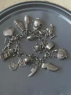 Bedelarmband zilver. Jaren 50 lengte 19 cm, Overige merken, Ophalen of Verzenden, Zo goed als nieuw, 4 bedels of meer