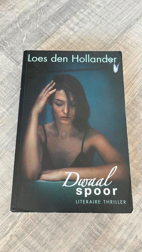 Loes den Hollander - Dwaalspoor, Boeken, Thrillers, Zo goed als nieuw, Nederland, Ophalen of Verzenden