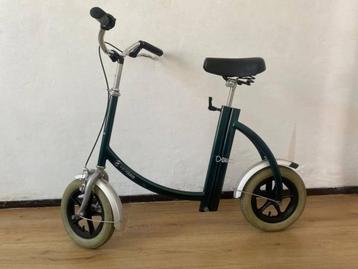 Van raam vouwbare loopfiets. beschikbaar voor biedingen