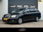 Toyota Avensis Wagon 1.8 VVTi Luna Business 2e EIG/NAVI/PDC, Auto's, Voorwielaandrijving, 1794 cc, 4 cilinders, Zwart