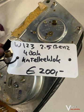 Mercedes W123 Km Tellerklok 2.5 benzine 4 Bak 1982 zeer mooi beschikbaar voor biedingen