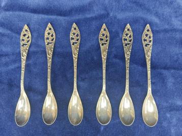 6 zilveren lepeltjes zwaardje gemerkt beschikbaar voor biedingen