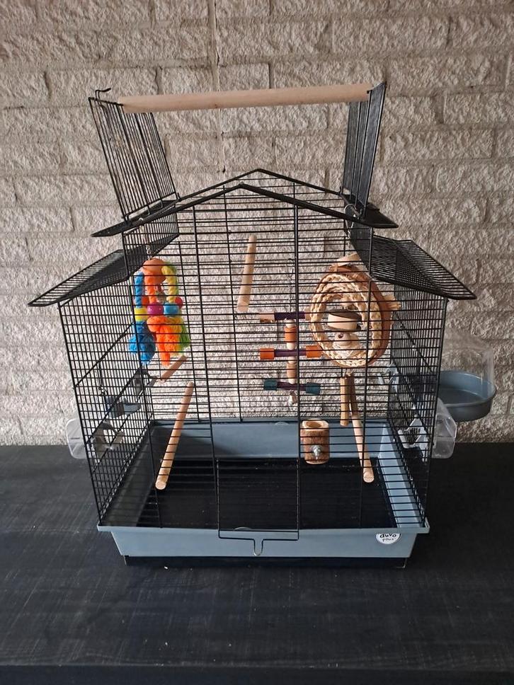 Vogelkooi van Duvo+ met speeltjes en waterbadje, Dieren en Toebehoren, Vogels | Hokken en Kooien, Zo goed als nieuw, Vogelkooi