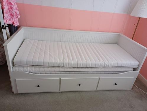Ikea Hemnes bedbank van 1 naar 2 persoonsbed, Kinderen en Baby's, Kinderkamer | Bedden, Gebruikt, 180 cm of meer, 85 tot 100 cm