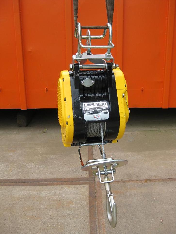 Come up cws 230(kg) 230v 30 m - elektrische hijs lier nieuw, Doe-het-zelf en Verbouw, Lieren en Takels, Nieuw, Elektrisch, Ophalen