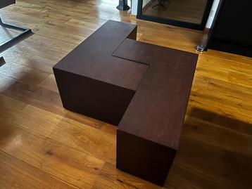 Houten Salontafel met Uniek Design beschikbaar voor biedingen