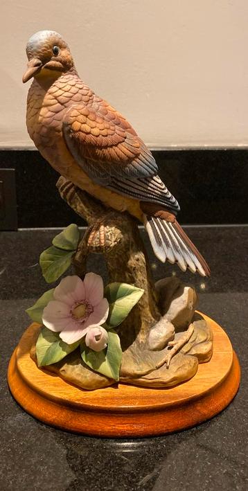 ANDREA BY SADEK 6807 ZELDZAME ROUWDUIF PORSELEINEN BEELDJE beschikbaar voor biedingen