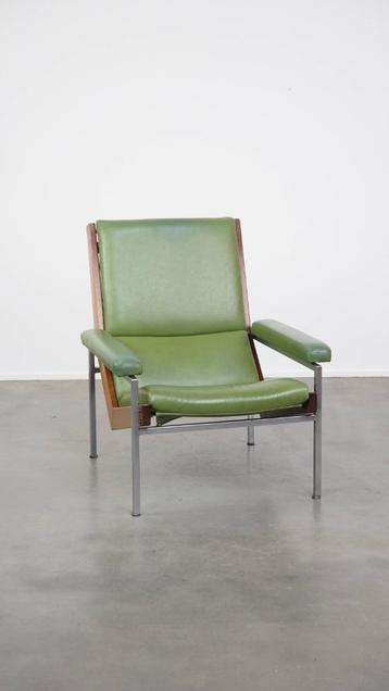 Groene rundleren  vintage design fauteuil model Lotus 1611 beschikbaar voor biedingen