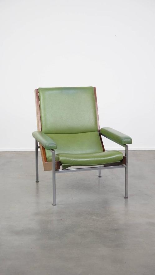 Groene rundleren  vintage design fauteuil model Lotus 1611, Huis en Inrichting, Fauteuils, Gebruikt, Hout, Leer, Metaal, 50 tot 75 cm