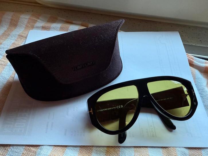 Tom Ford zonnebril. Model. Bronson. Gele glazen. 3 weken oud, Sieraden, Tassen en Uiterlijk, Zonnebrillen en Brillen | Dames, Zo goed als nieuw