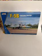 Kinetic K48021 - F-5B Freedom Fighter Modelbouwpakket, Ophalen of Verzenden, Gebruikt, Groter dan 1:72, Overige merken
