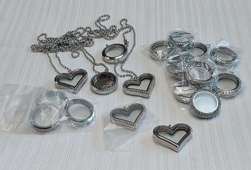 Floating lockets, medaillons, munten en floating bedeltjes beschikbaar voor biedingen