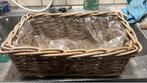 Rieten mandje., Ophalen, Gebruikt, Mand, Riet