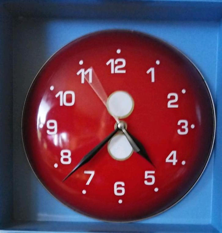 Rood emaille klok - 24 cm -  met batterij uurwerk, Antiek en Kunst, Antiek | Emaille, Ophalen of Verzenden