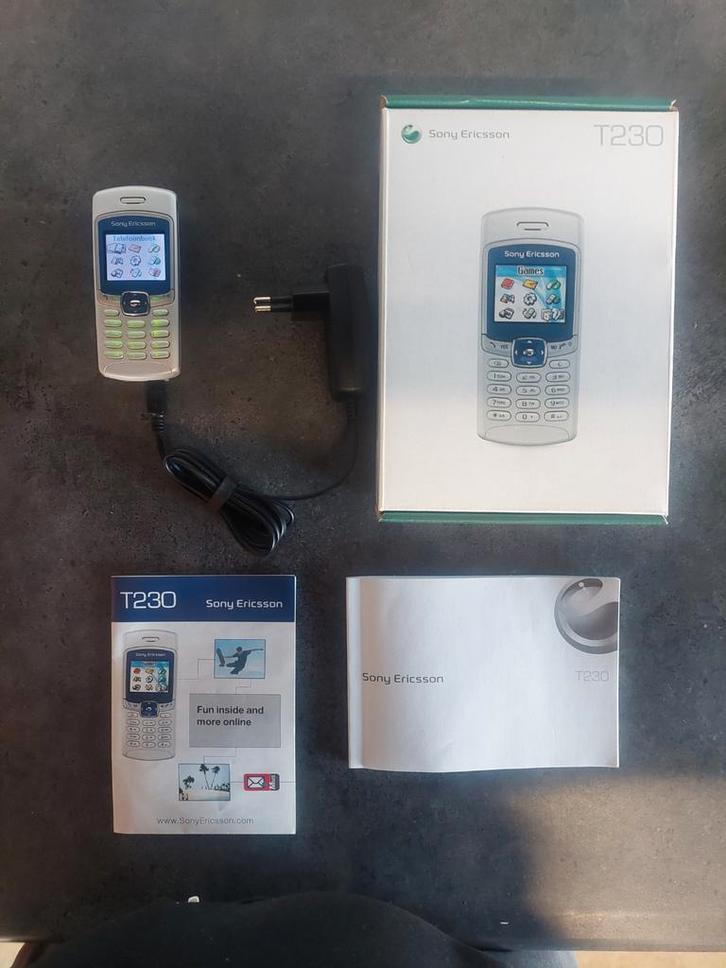 Sony Ericsson T230 - Klassieke GSM, Audio, Tv en Foto, Fotografie | Geheugenkaarten, Gebruikt, Memory stick, Fotocamera, Ophalen of Verzenden